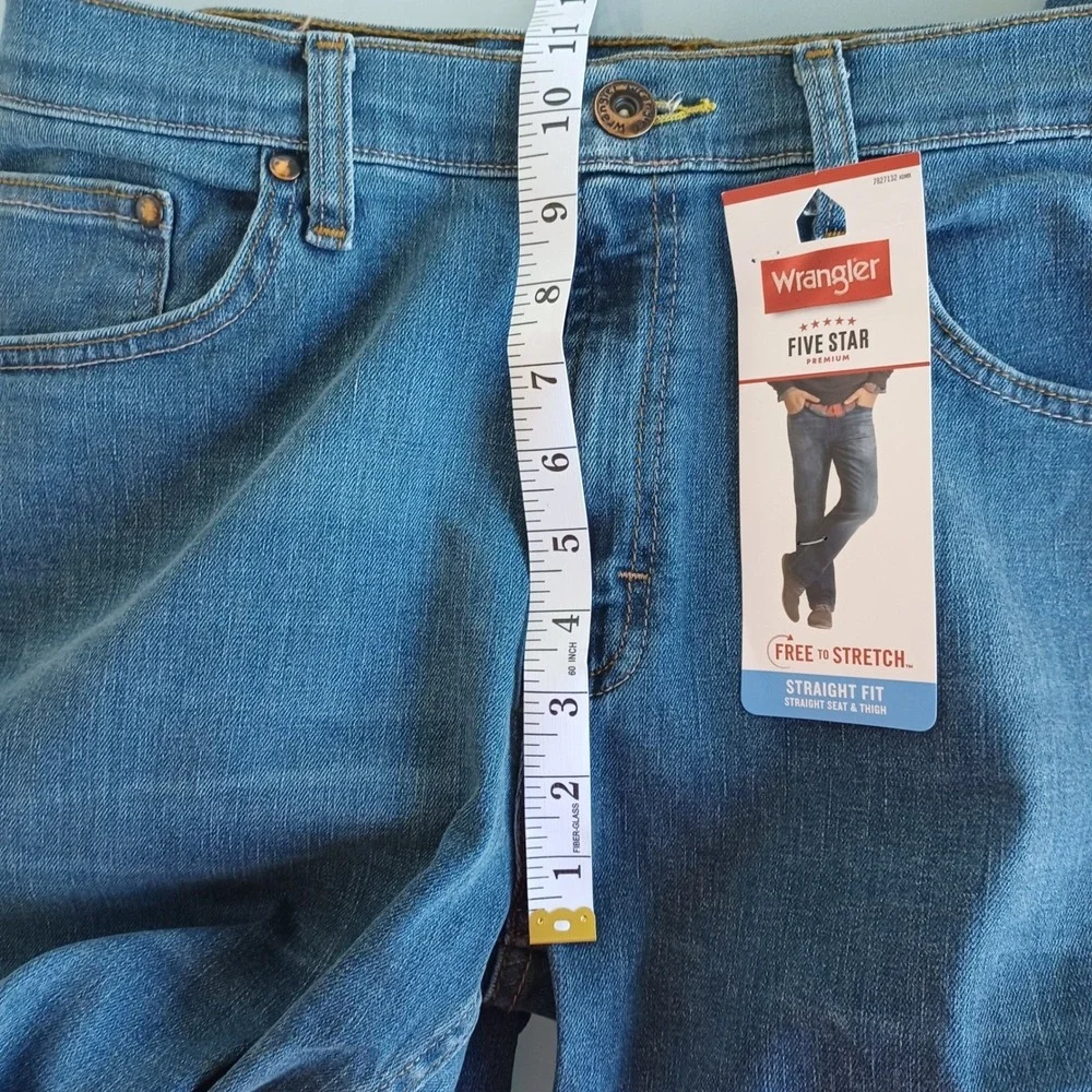 Wrangler 5 Star Straight Fit Men Jeans 32x32 Free to Stretch Blue Denim NWT NEW‎
